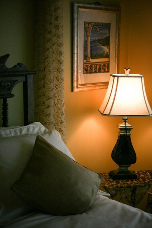 Hemingway'S By The Sea Bed and Breakfast Esquimalt Eksteriør billede